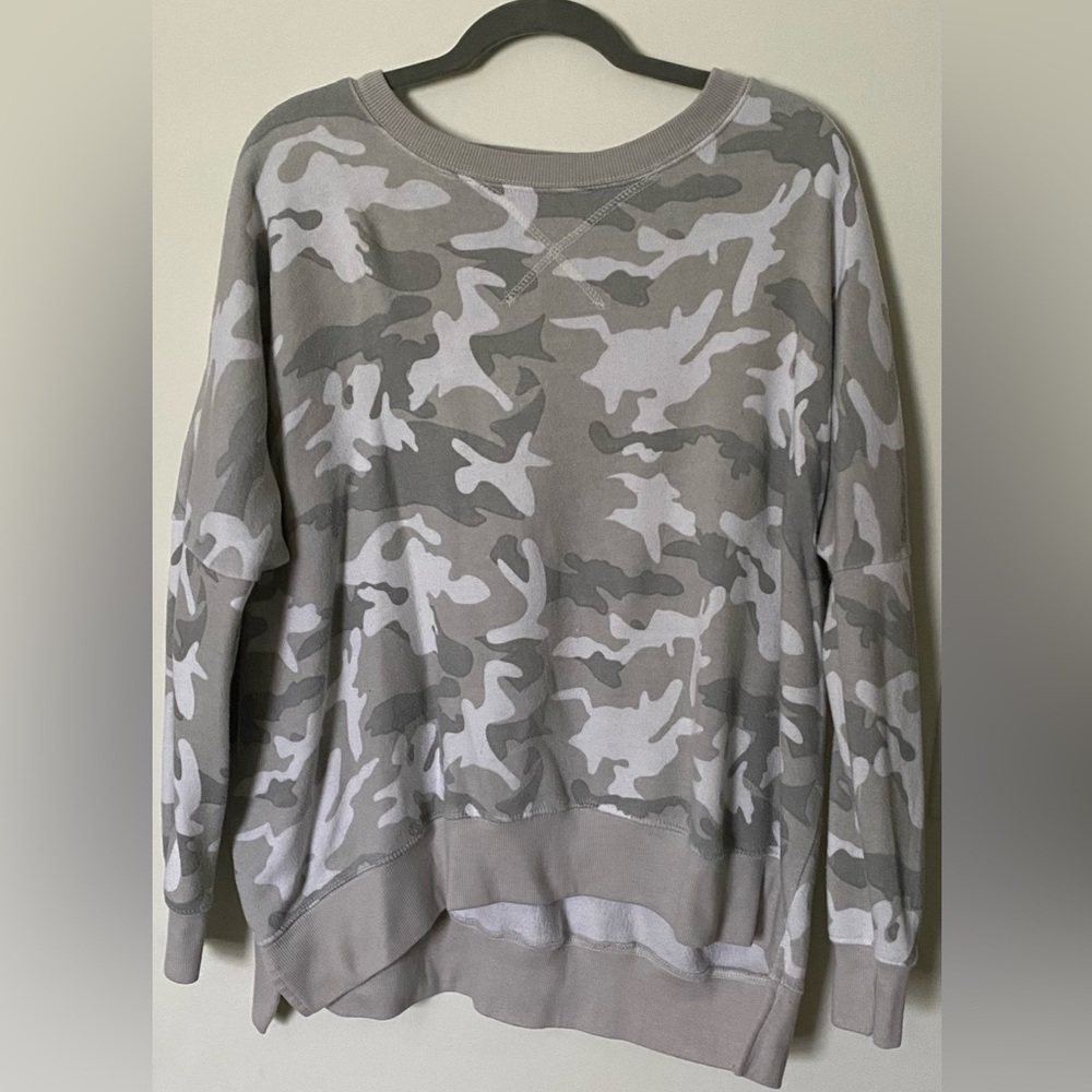 Women's Camo Sweatshirt